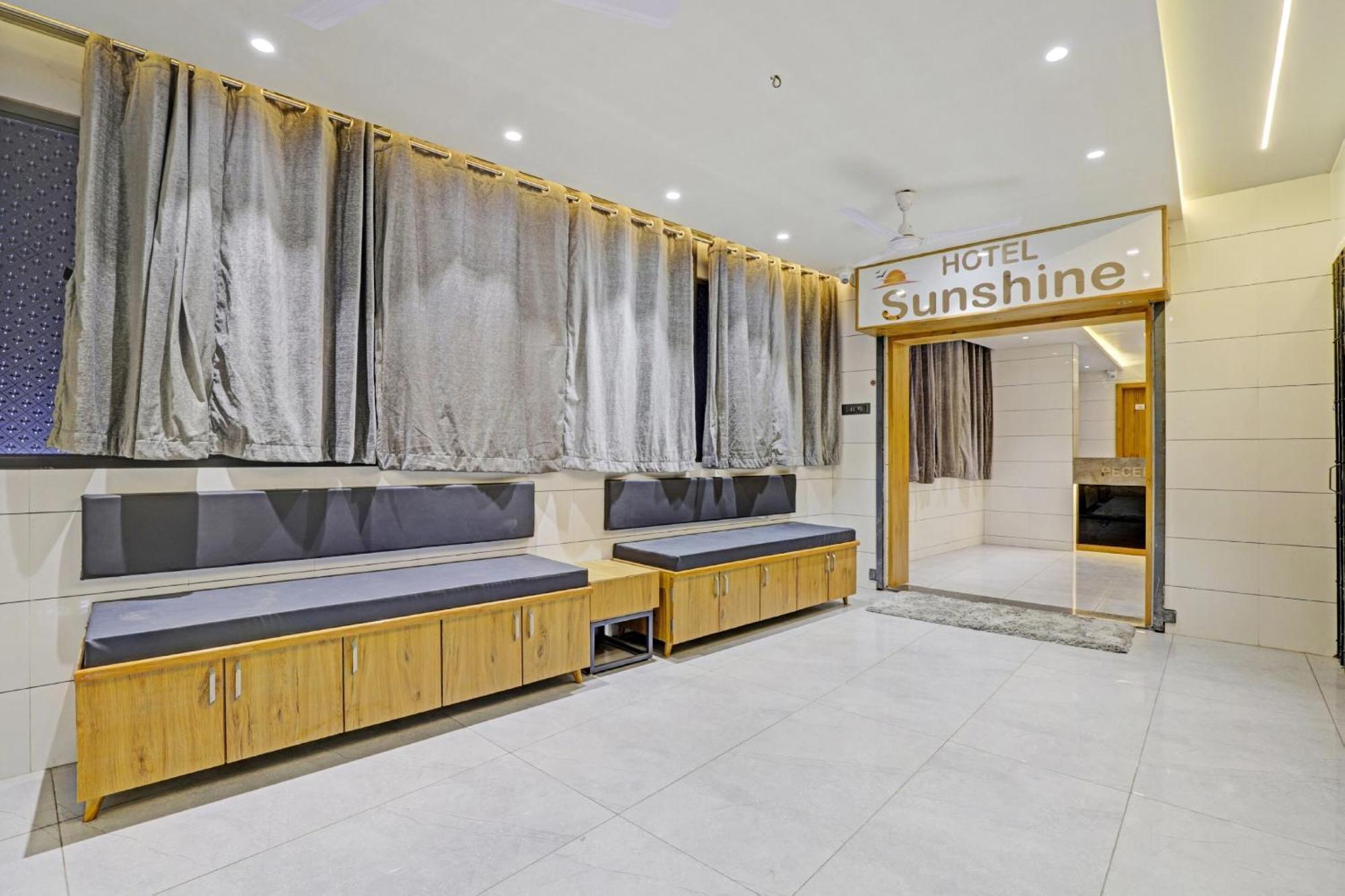 Super Townhouse Sunshine Hotel Rajkot Exterior photo